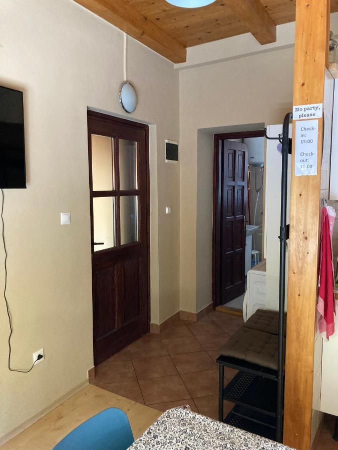 35 Vendeghaz Pecs Apartment Bagian luar foto