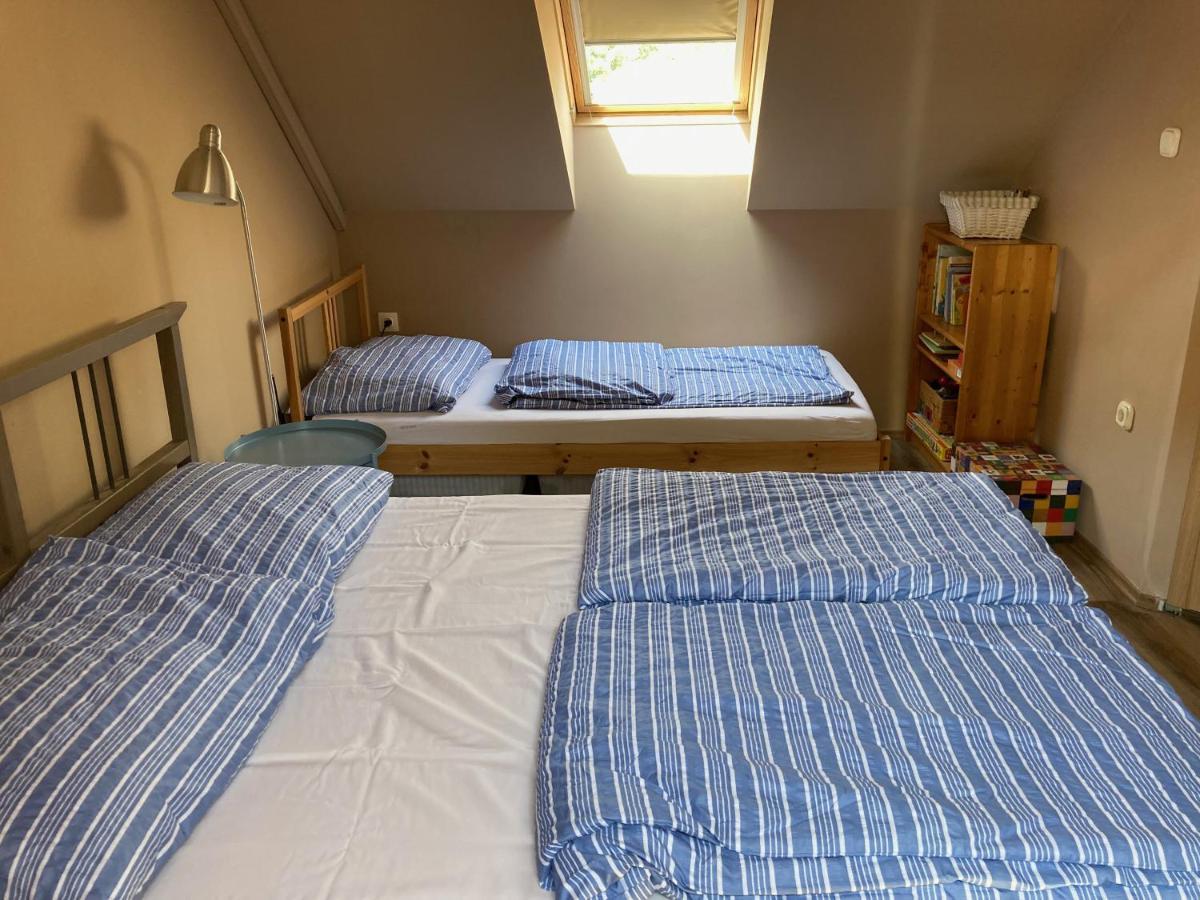 35 Vendeghaz Pecs Apartment Bagian luar foto