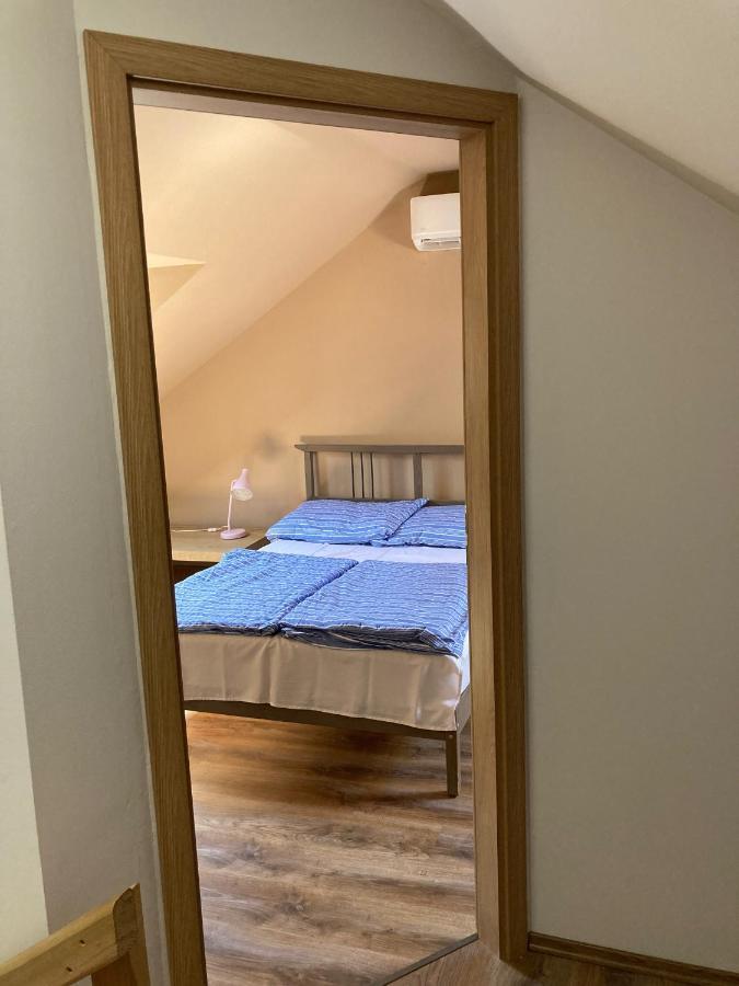 35 Vendeghaz Pecs Apartment Bagian luar foto